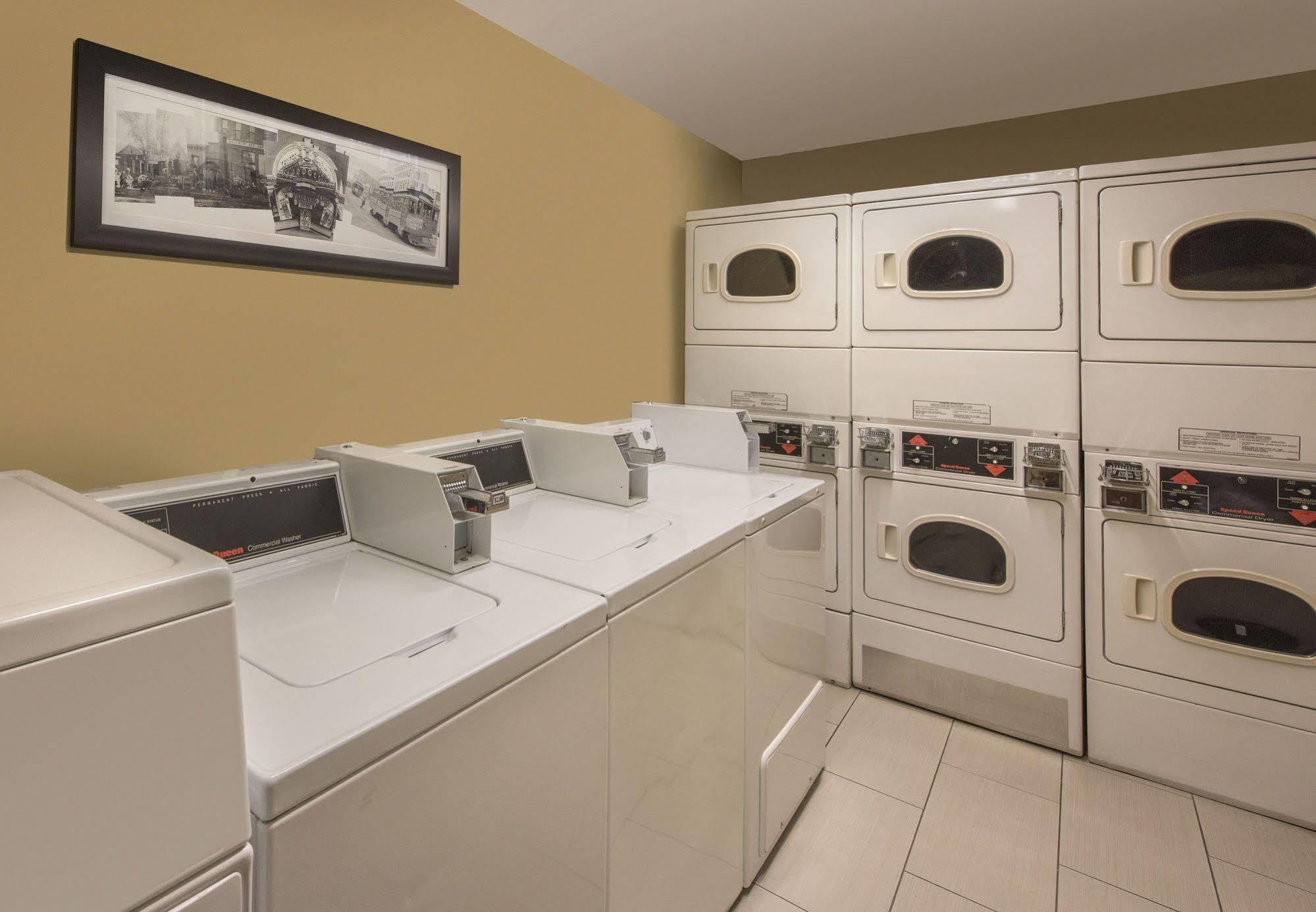 Towneplace Suites By Marriott Denver Downtown Екстериор снимка